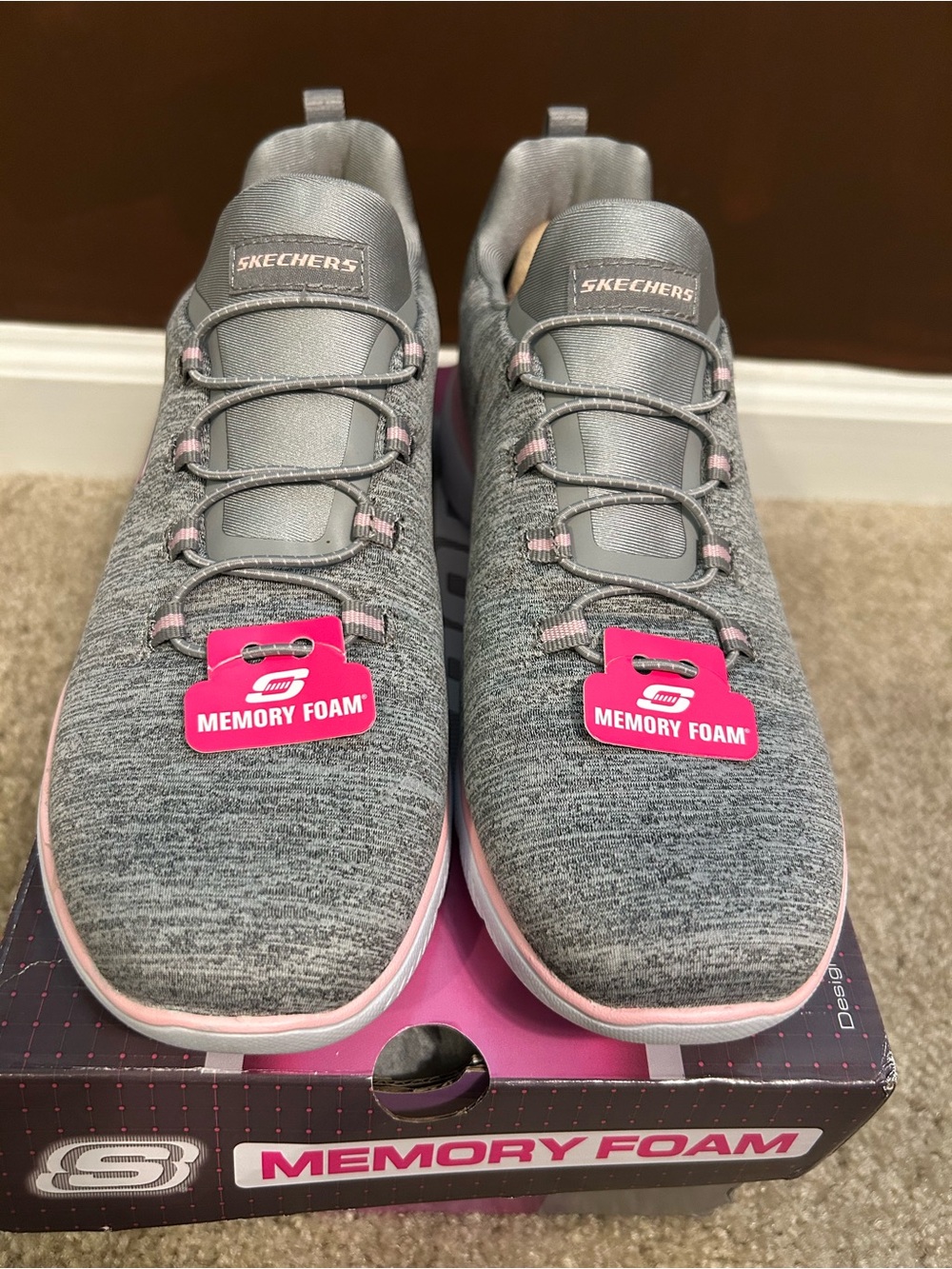 NWT Skechers Summits Quick Getaway Gray Pink Memory Foam Sneakers 8.5